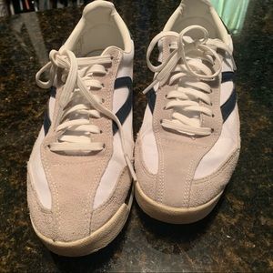 Ladies Tretorn sneakers, EUC
